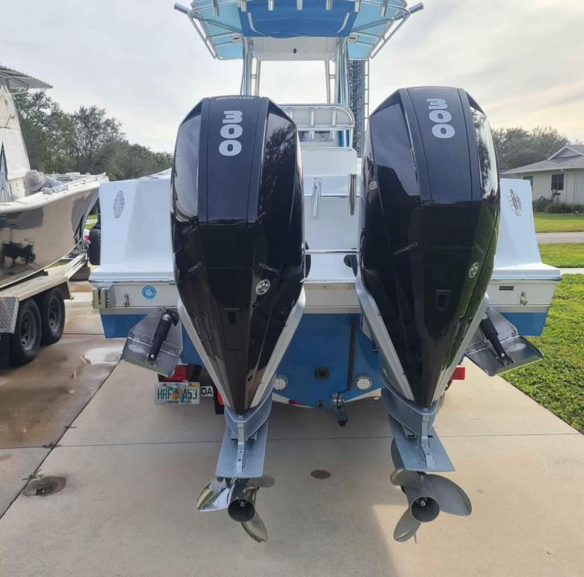 Used Twin Mercury 300hp Outboard for sale