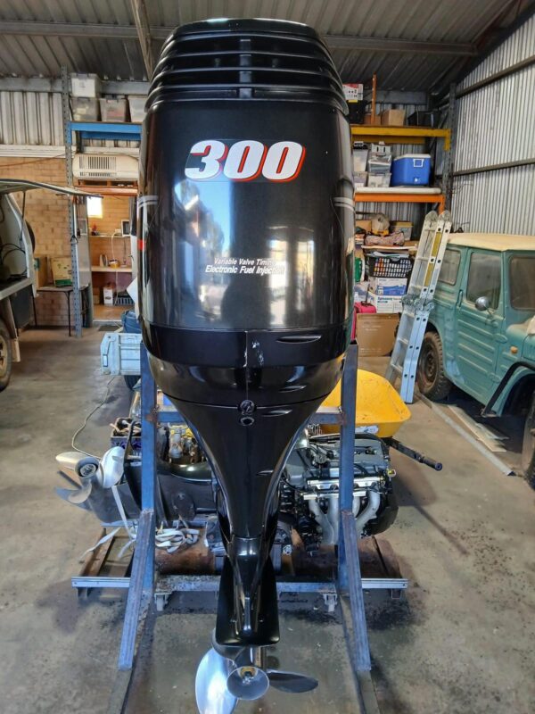 Used Suzuki 300hp Outboard Motor for sale